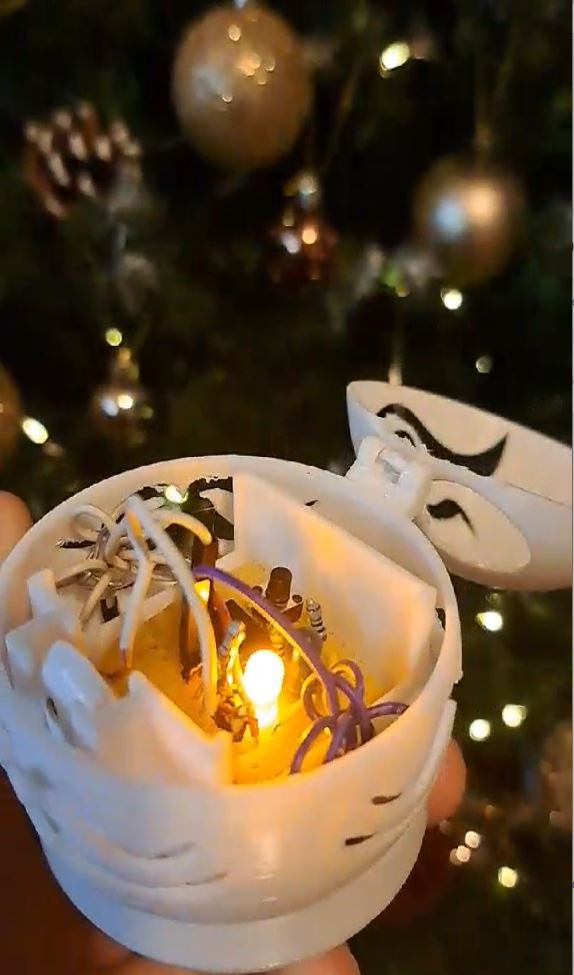 PIC10F200 ornament photo